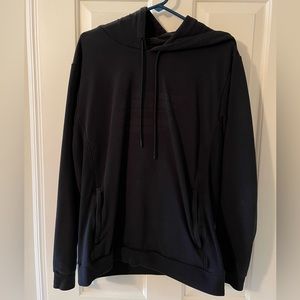 Fabletics Men Hoodie Black Large with reflective logo.